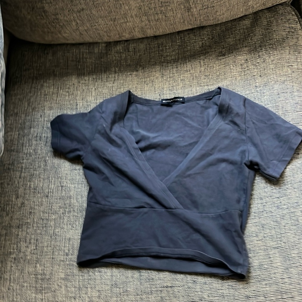 Brandy Melville navy blue cropped tee